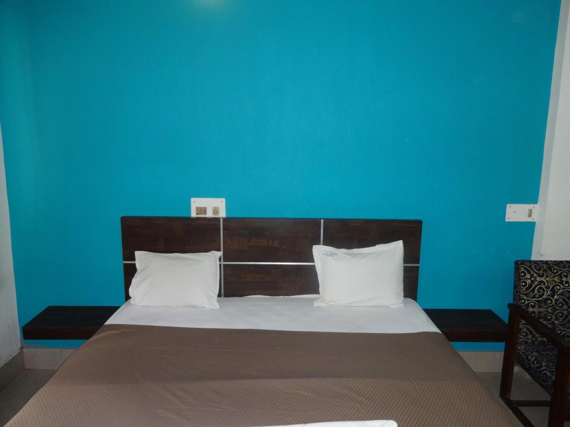 Ajatsatru Hotel Gaya Exteriör bild