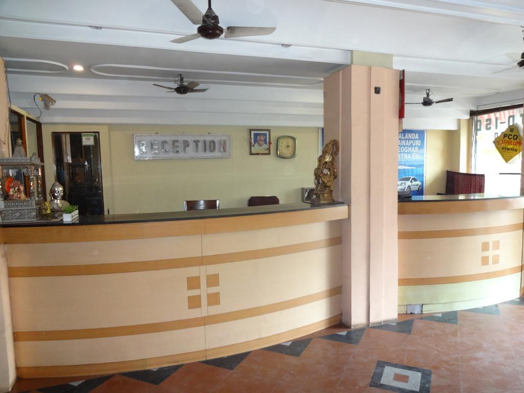 Ajatsatru Hotel Gaya Exteriör bild